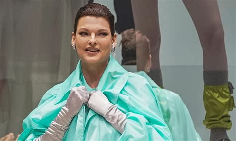 fendi campaign linda evangelista|Linda Evangelista appears in first runway show in 15 years .